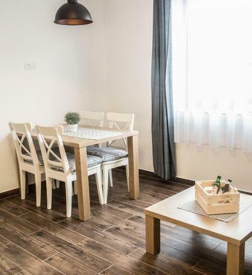 디럭스 스위트, U Josífka