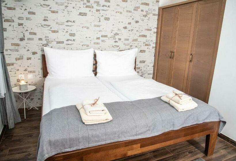 디럭스 스위트, U Josífka