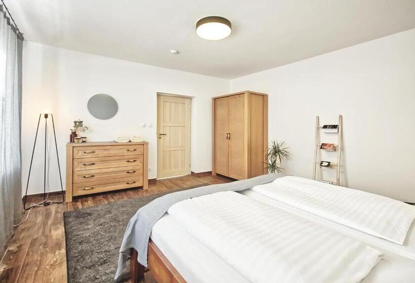 디럭스 스위트, U Josífka