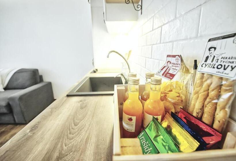 디럭스 스위트, U Josífka