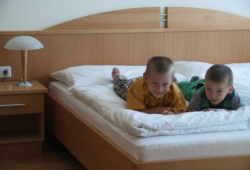 Семейный Номер, Pension Schlossblick