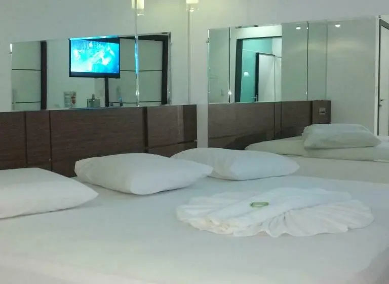 キングサイズベッドのスイートルーム, Ele E Ela Motel