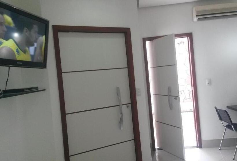 جناح سرير كينج, Ele E Ela Motel