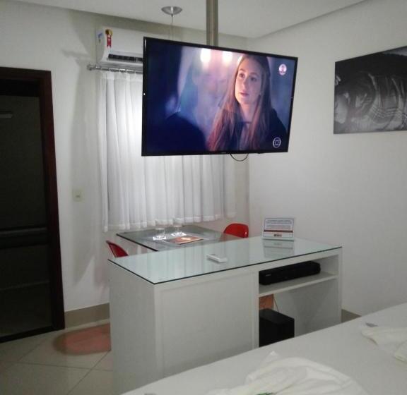 스위트 킹사이즈 침대, Ele E Ela Motel