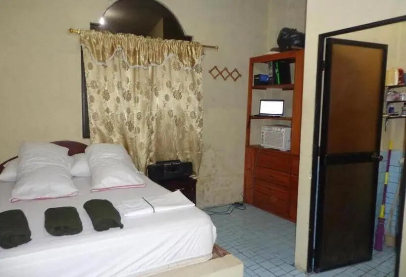 デラックスルーム, Auto Hostal Jaramisol