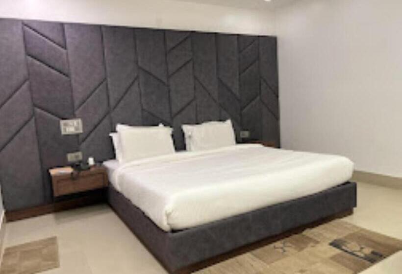 Номер Deluxe, Dup