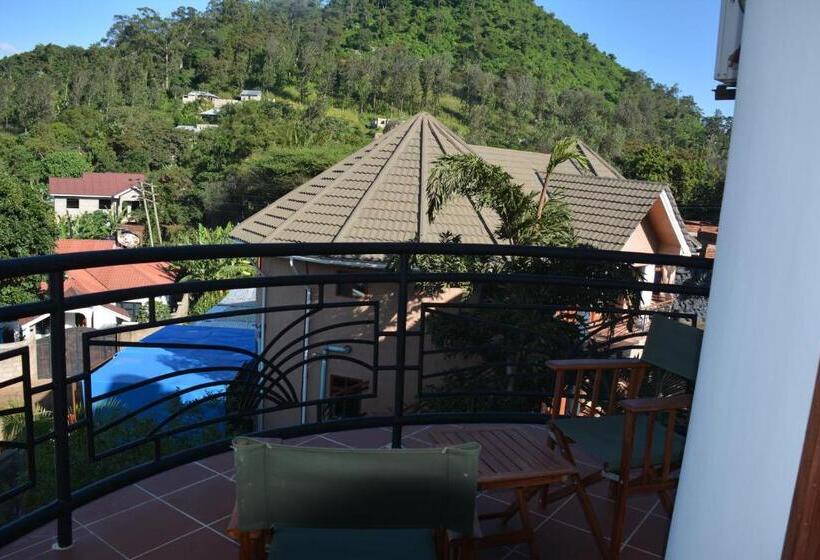 スタンダードルーム, Nejobugg Palace