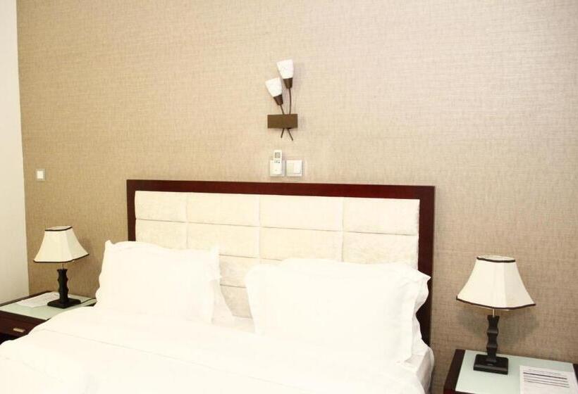 スタンダードルーム, Nejobugg Palace