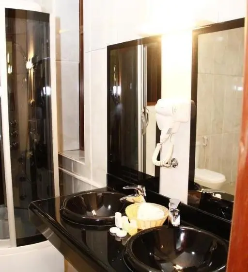 デラックスルーム, Nejobugg Palace