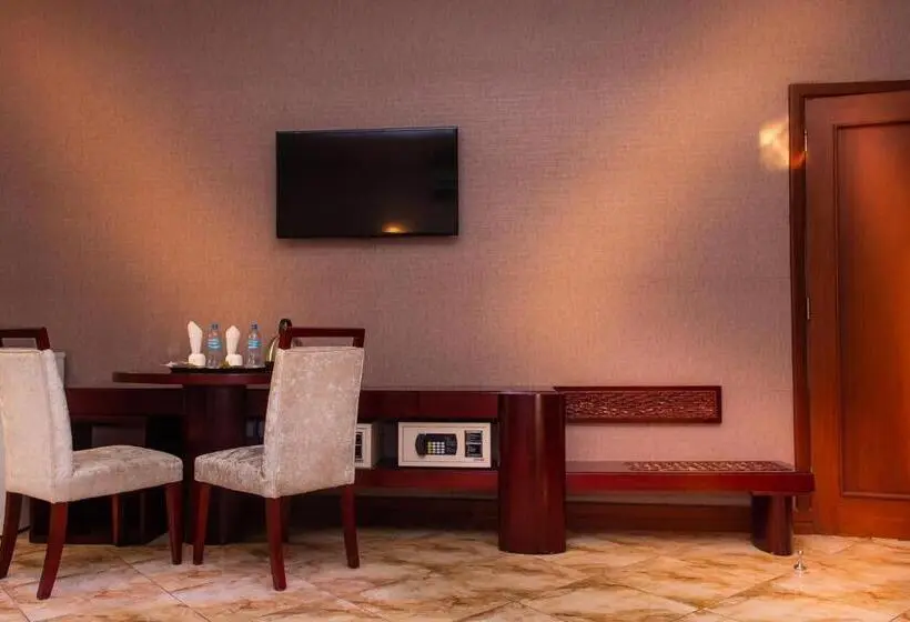 デラックスルーム, Nejobugg Palace