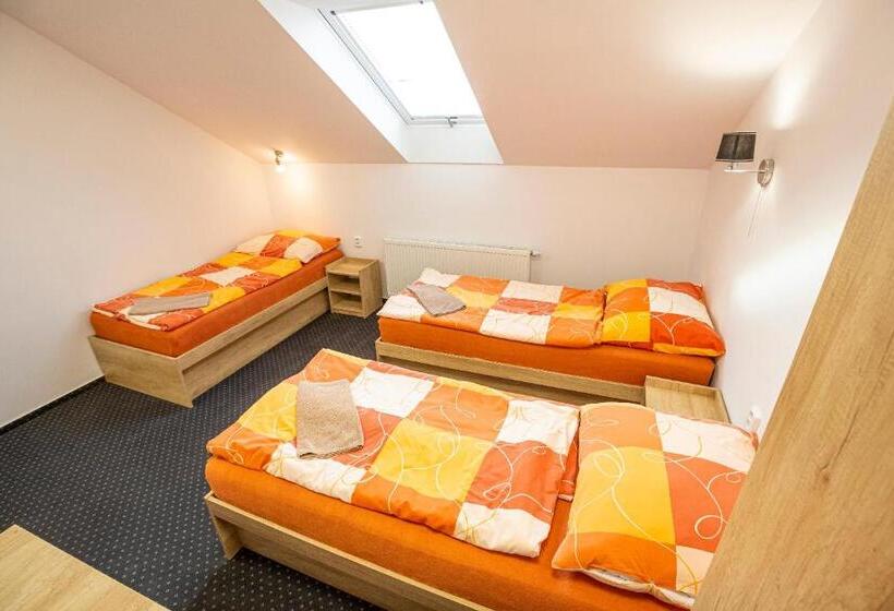 Háromágyas Standard Szoba, Rabbit