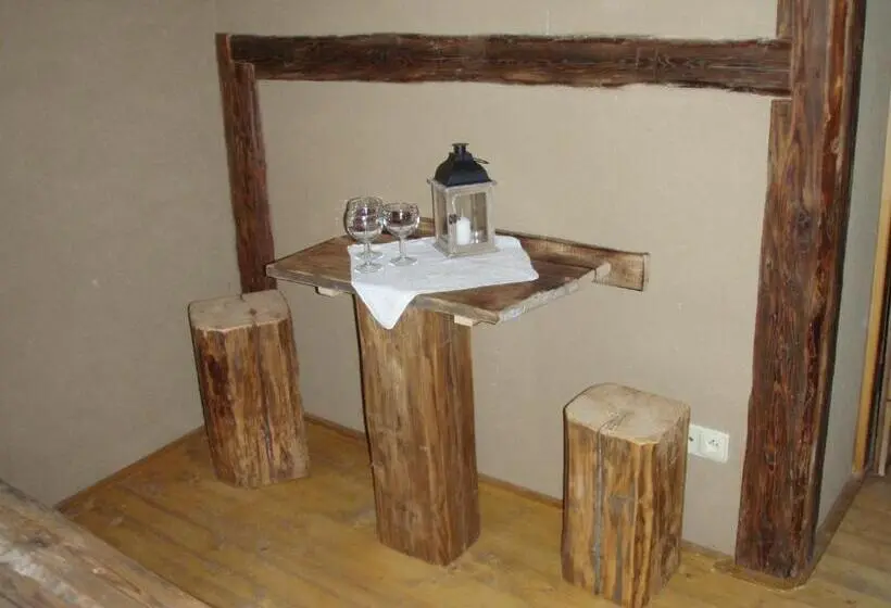 スタンダードトリプルルーム, Krčma Hotel U Císařské Cesty