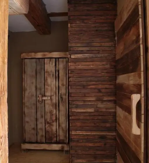 スタンダードトリプルルーム, Krčma Hotel U Císařské Cesty