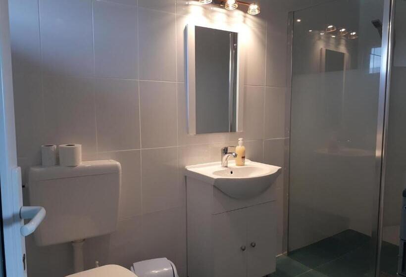 Номер Стандарт Трехместный, Motel Traffic