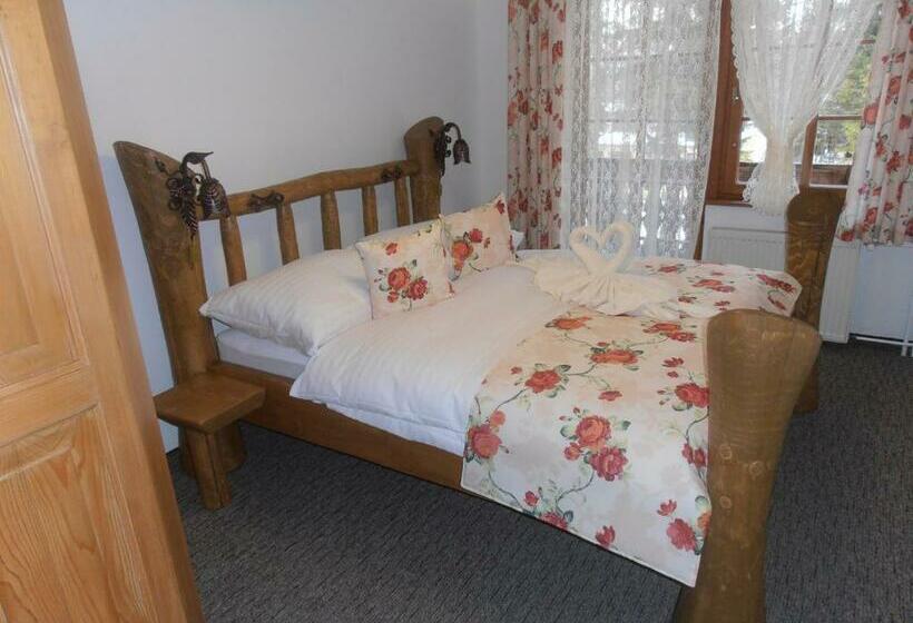 חדר סטנדרט עם מרפסת, Penzion Koliba