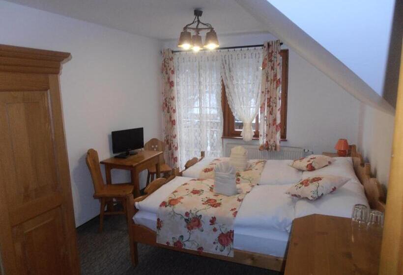 חדר סטנדרט עם מרפסת, Penzion Koliba