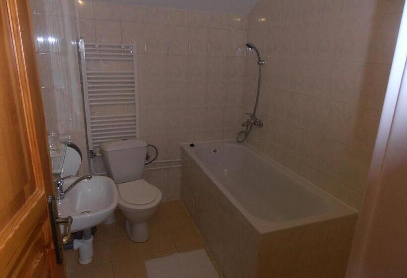 חדר סטנדרט לשלושה עם מרפסת, Penzion Koliba