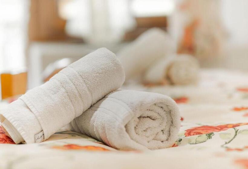 חדר סטנדרט לשלושה עם מרפסת, Penzion Koliba