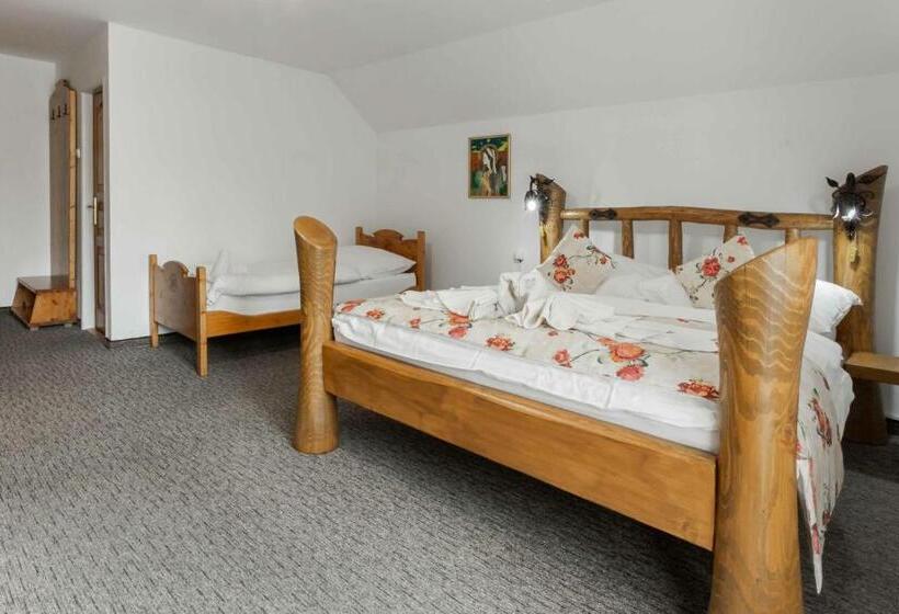 バルコニー付きスタンダードトリプルルーム, Penzion Koliba