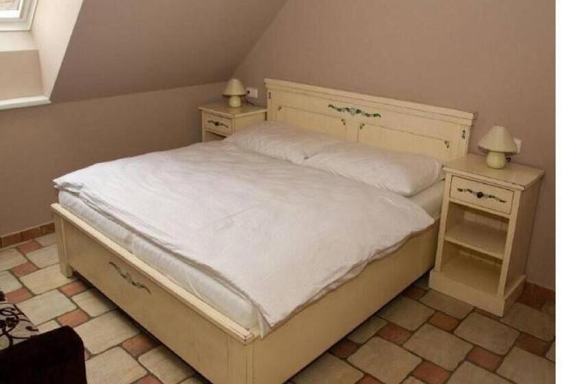 חדר קומפורט, Penzion Malovaný