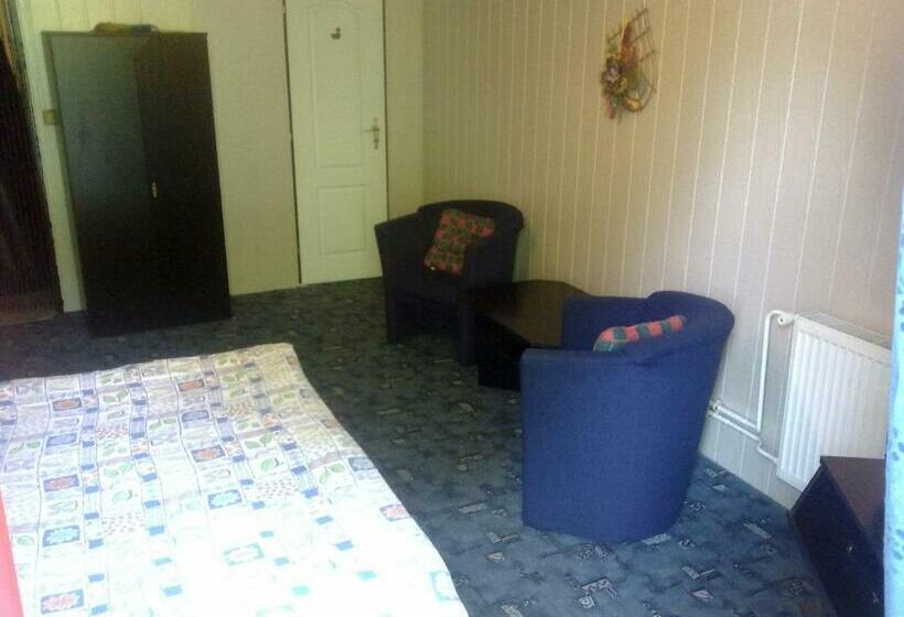 Standard Szoba, Studánka