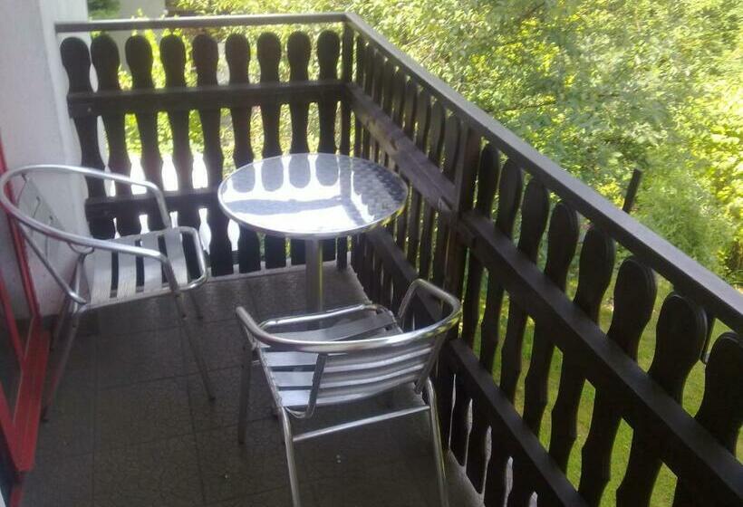 Standard Szoba, Studánka