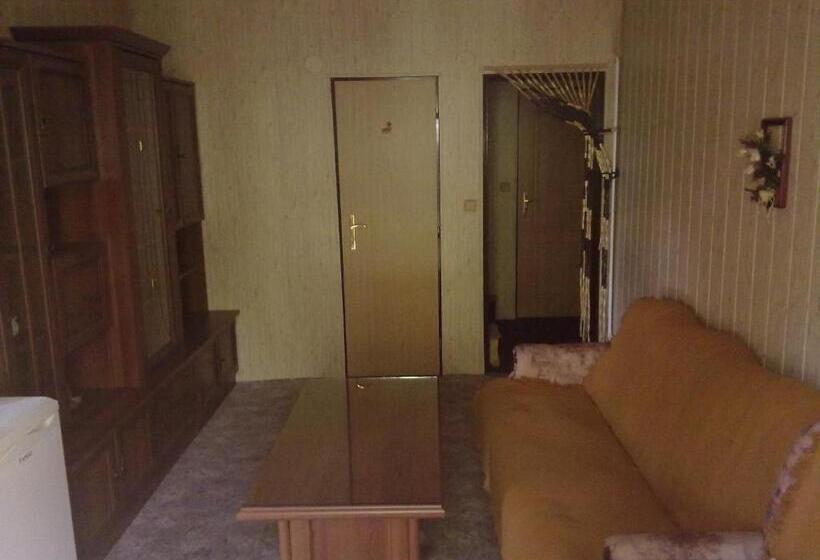 Lakosztály, Studánka