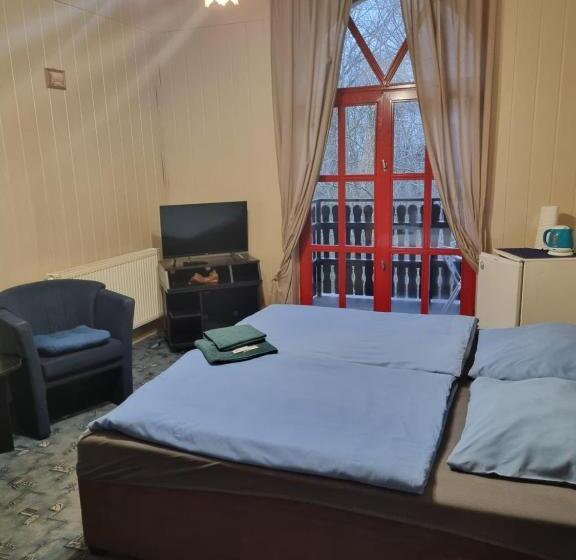 Standard Szoba, Studánka