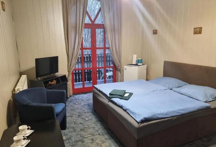 Standard Szoba, Studánka