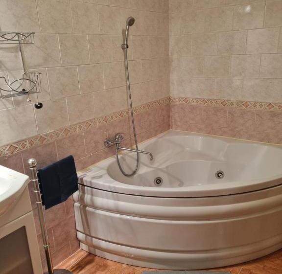 Lakosztály, Studánka