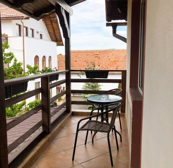 스탠다드 트리플 룸, Pensiunea Aliart