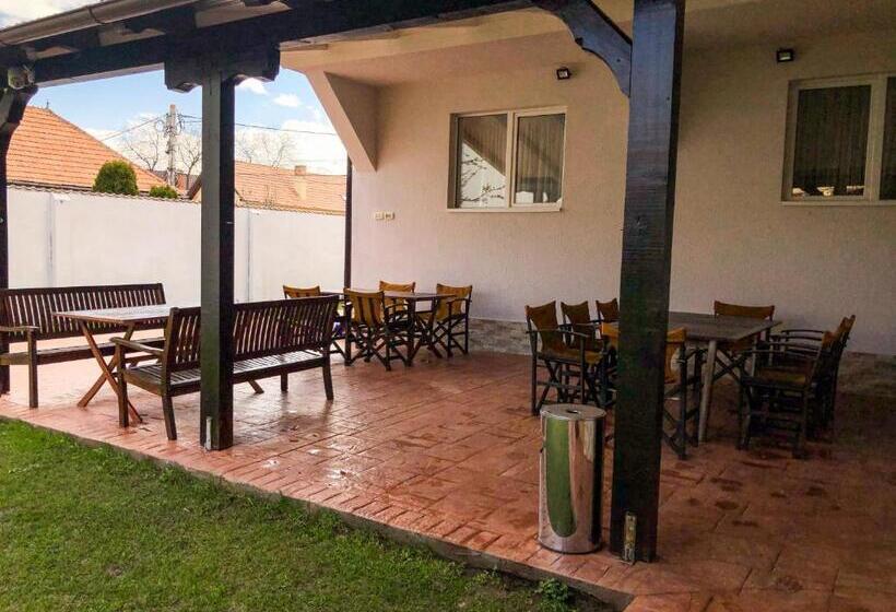 스탠다드 트리플 룸, Pensiunea Aliart