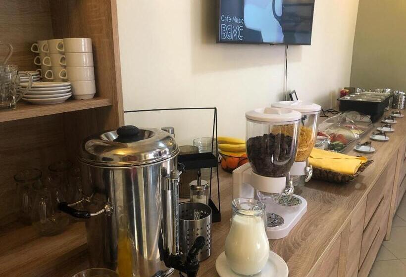 패밀리 룸, Pensiunea Aliart