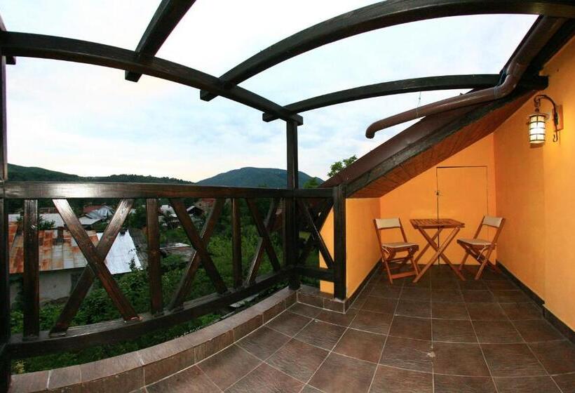 套房, Pensiunea Elena