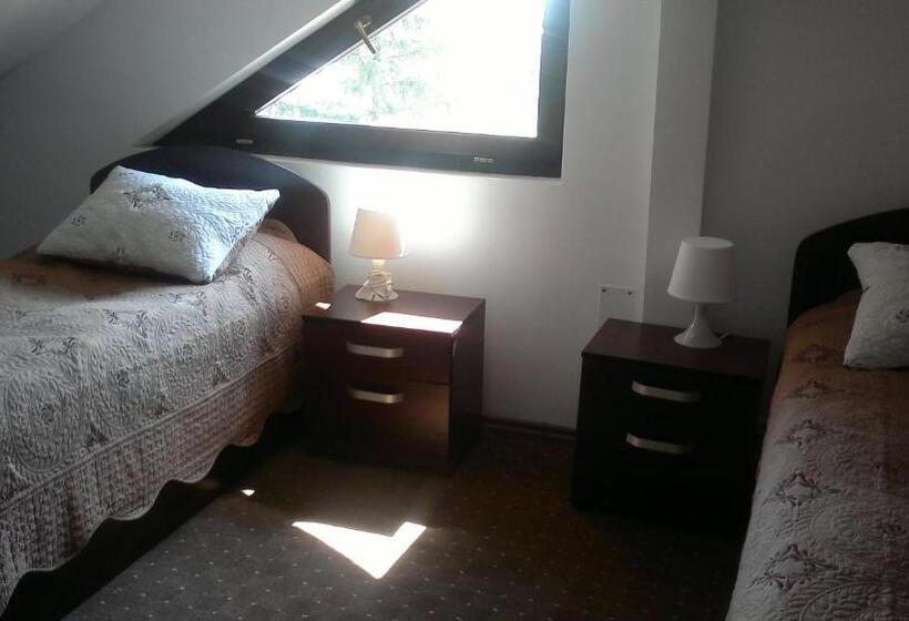 复式套房, Pensiunea Elena