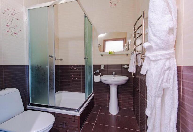 חדר סטנדרט לשלושה, Olympic Village