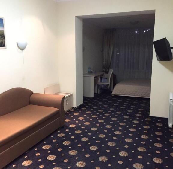 חדר סטנדרט לשלושה, Olympic Village