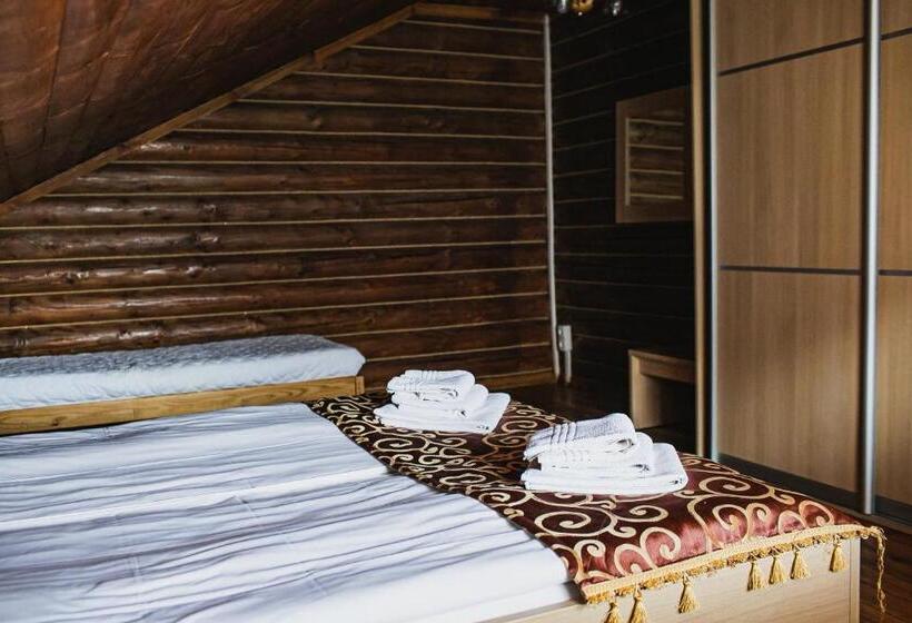 בקתת חדר, Olympic Village