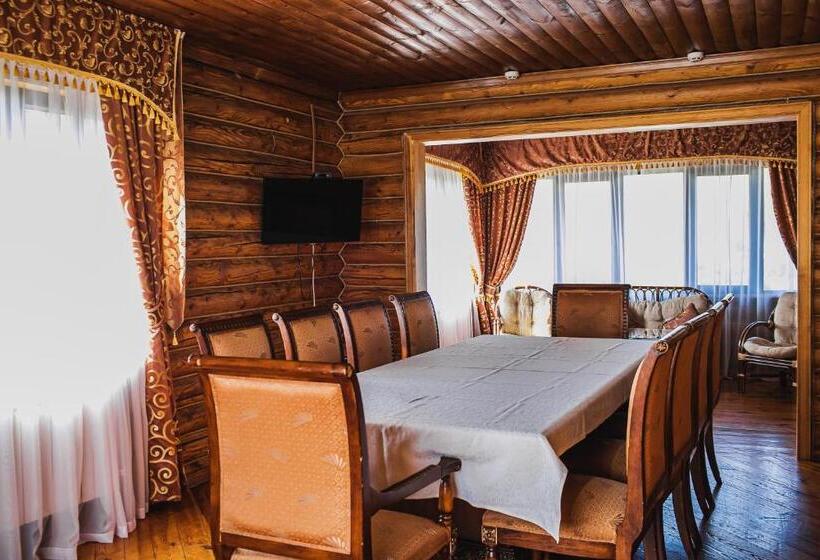 בקתת חדר, Olympic Village