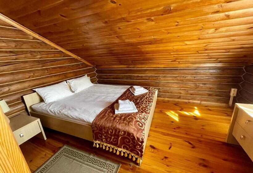 בקתת חדר, Olympic Village