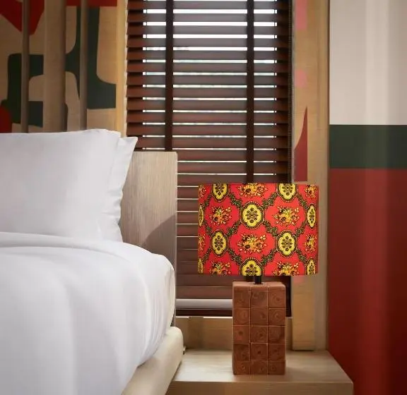 キングサイズベッドのスタンダードルーム, The Peri Hotel Khao Yai