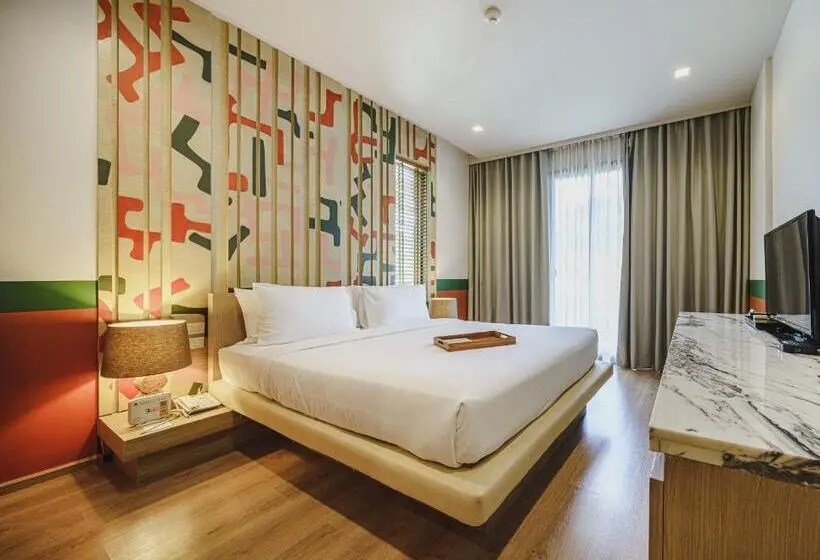 キングサイズベッドのスタンダードルーム, The Peri Hotel Khao Yai