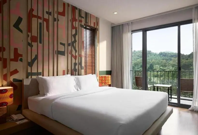 キングサイズベッドのスタンダードルーム, The Peri Hotel Khao Yai
