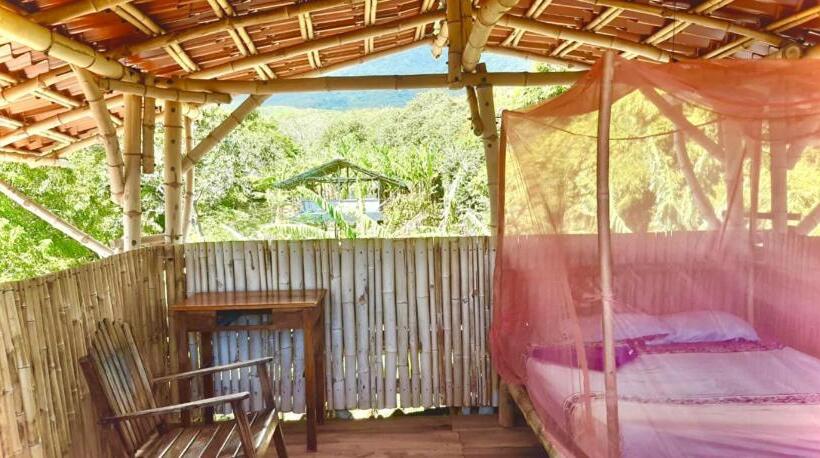 بنجلو عائلى, Finca La Magia