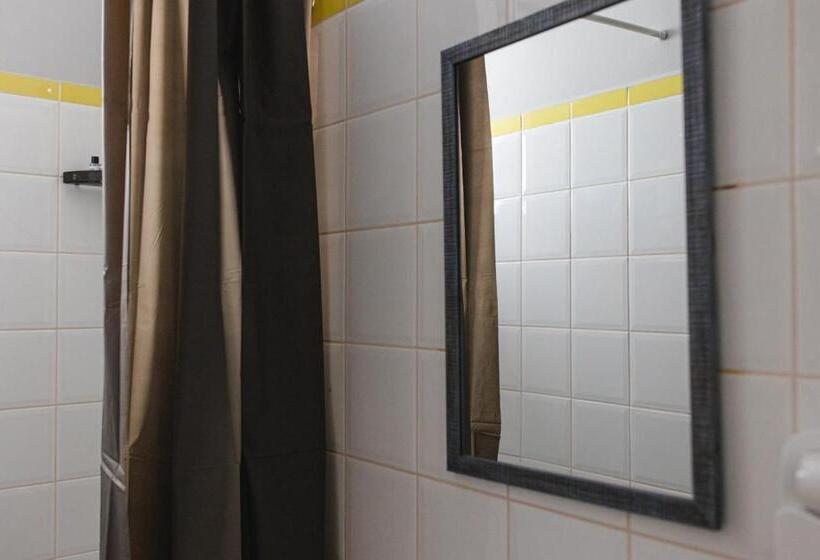 חדר סטנדרט, Kolyba Opryshkiv