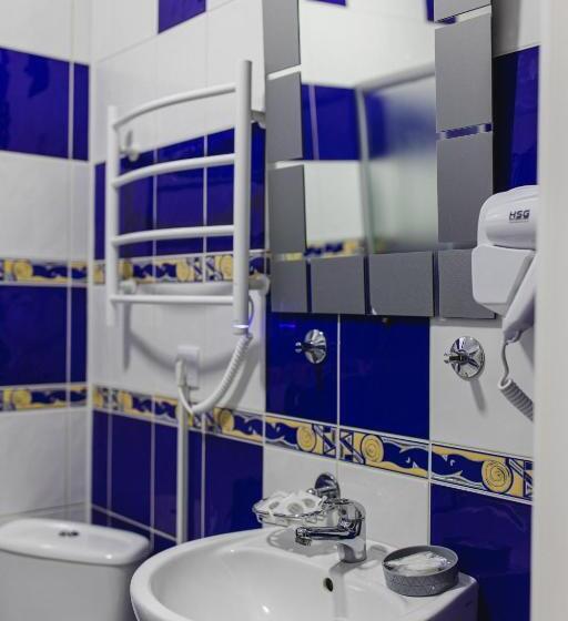 חדר סופריור לארבעה, Kolyba Opryshkiv