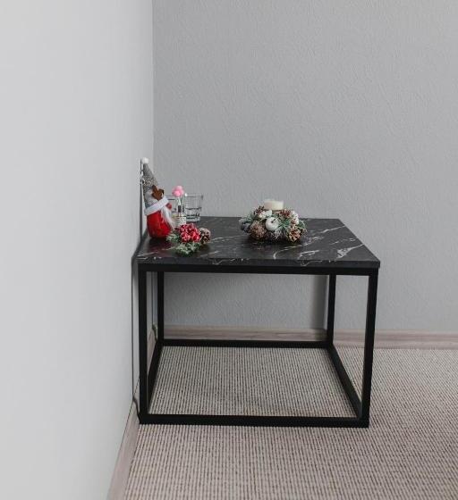 חדר סופריור לארבעה, Kolyba Opryshkiv