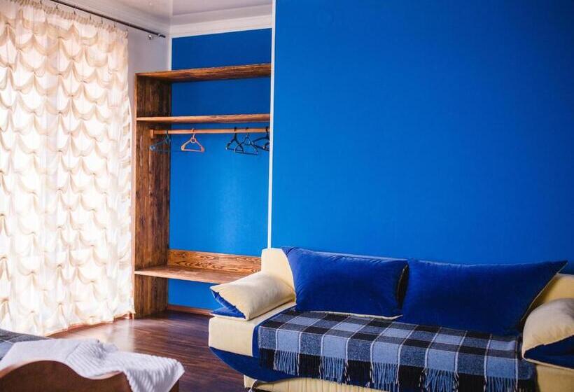 חדר לארבעה סטנדרטי עם מרפסת, Kolyba Opryshkiv