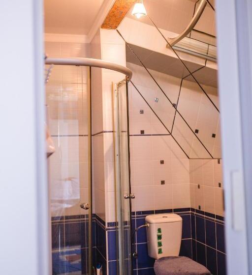 חדר לארבעה סטנדרטי עם מרפסת, Kolyba Opryshkiv