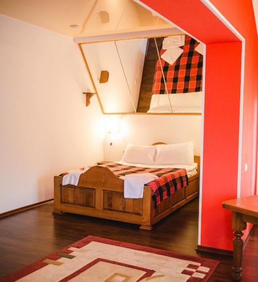 חדר סטנדרט לארבעה, Kolyba Opryshkiv